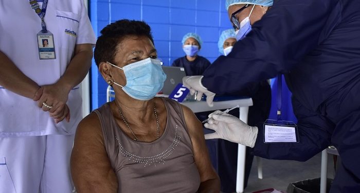 Nuevo récord en la aplicación diaria de dosis contra el COVID-19 en Barranquilla: 18.004 dosis