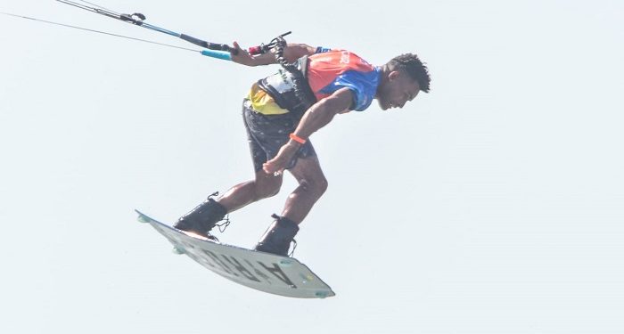 Cuatro colombianos buscan un cupo a cuartos de final en el Mundial de Kitesurf