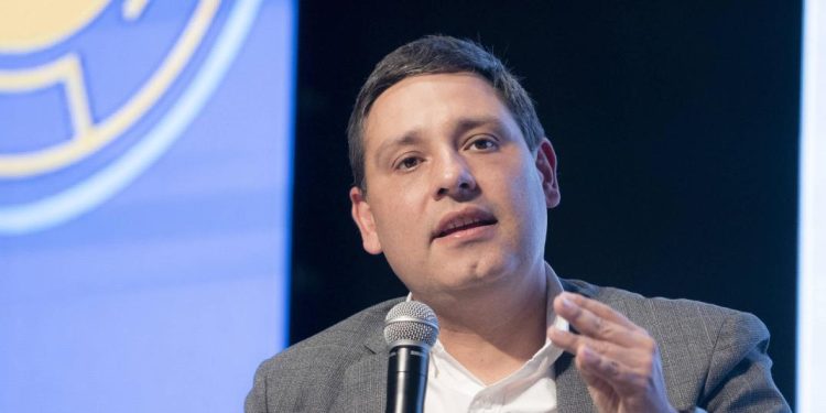 “Hoy en muchas regiones de Colombia el Estado no está. Quien manda no es la ley, es el miedo”: Mauricio Lizcano