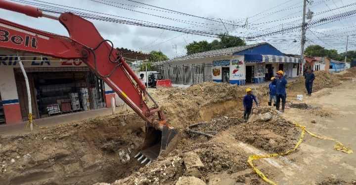 Las obras en Soledad no se detienen: barrio Cabrera renueva sus redes de acueducto y alcantarillado
