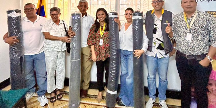 Prosperidad Social entrega más de 528 rollos detela para fortalecer emprendimientos y procesosculturales en el Atlántico
