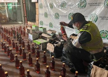 Policía Fiscal y Aduanera propinó duro golpe contra el licor de contrabando