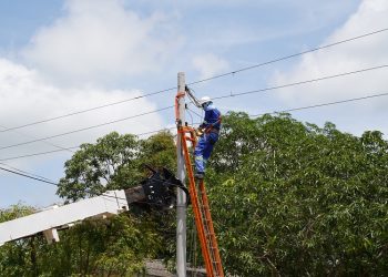 Instalación de redes eléctricas en sectores de Palmar de Varela