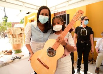 Gobernación del Atlántico acompaña a Mincultura en entrega de dotación para  procesos musicales en Candelaria