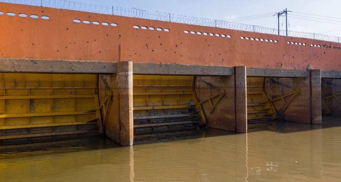 Para bajar niveles del embalse El Guájaro y mejorar su oxigenación, C.R.A abrió compuertas El Porvenir