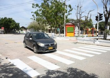 Tránsito del Atlántico instala señales para mejorar la seguridad vial de 16 municipios