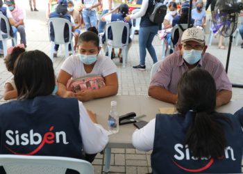 Sisbén a tu Barrio atendió a 800 ciudadanos en la urbanización La Playa