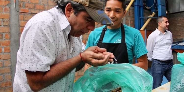 El país cafetero tendrá nuestra mano para trabajar por su desarrollo: Alex Char