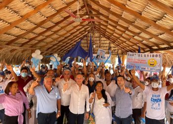 Masivo recibimiento al senador Efraín Cepeda en Riohacha