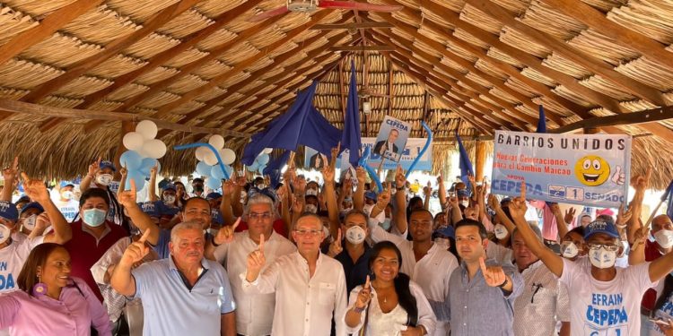 Masivo recibimiento al senador Efraín Cepeda en Riohacha