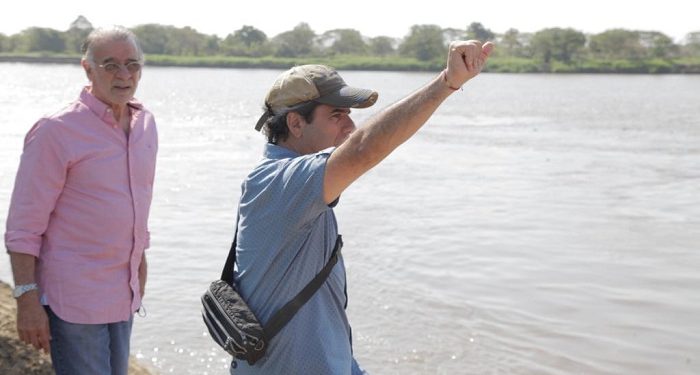 Char visitó el barrio Girardot en Magangué, amenazado por irrupción del río Magdalena