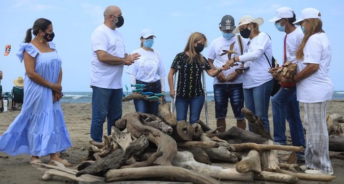 Con la recuperación de madera náufraga se fortalece la economía sostenible