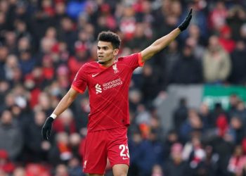 Gran debut de Luis Díaz, en en la Premier League