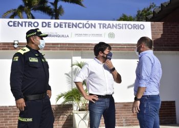Alcalde Pumarejo inspeccionó cárcel transitoria para 210 reclusos 