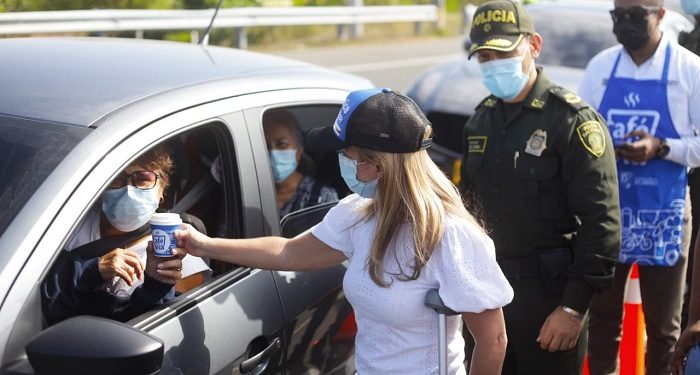 Gobernadora y Tránsito del Atlántico lanzan estrategia ‘Café por la vía’ para reducir la accidentalidad