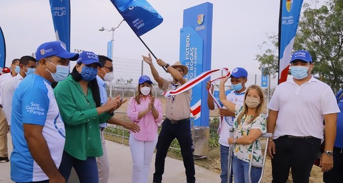 “Le cumplimos a nuestra gente de Cuatro Bocas, para que disfruten del deporte en su nueva cancha”: Elsa Noguera