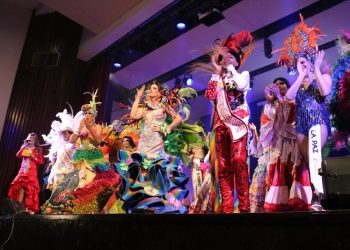 Carnaval Gay en la Plaza de la Paz