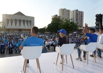 Gobernadora del Atlántico presidió Asamblea con más de  mil jóvenes en la Plaza de la Paz