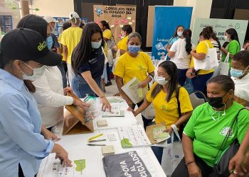 Más de 800 recicladores reciben beneficios de la Feria de Servicios del Distrito 