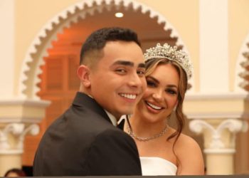 Se casó Andrea Valdiri