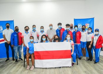 Indeportes entregó bandera del Atlántico a la delegación de Juegos Intercolegiados que estará en la final nacional