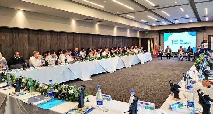 Alcalde Rumenigge Monsalve participa en Asociación de Ciudades Intermedias