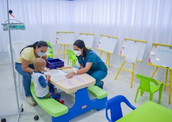 Distrito y clínica Bonnadona inauguran primera aula hospitalaria para atención de estudiantes en situación de enfermedad