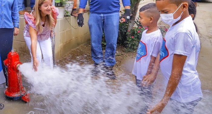 «A partir de hoy, Sibarco puede disfrutar del servicio de agua potable por primera vez»: Elsa Noguera