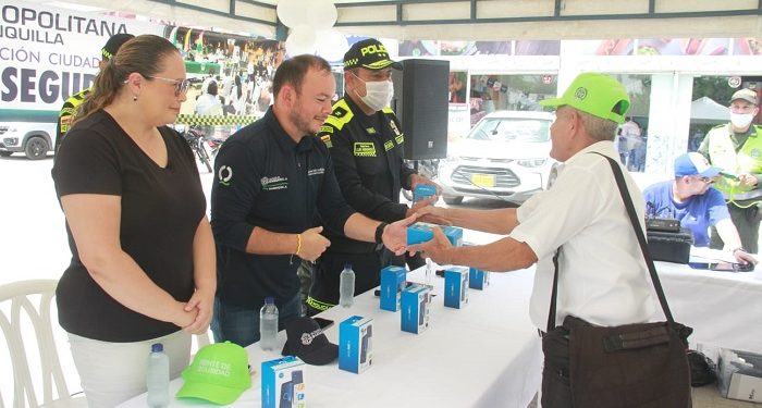 Acompañamiento del Distrito y Policía para llevarles tranquilidad a los residentes en Caribe Verde