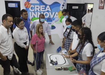 Gobernadora inició la entrega de 33 laboratorios de innovación a colegios del Atlántico