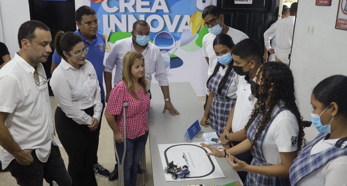 Gobernadora inició la entrega de 33 laboratorios de innovación a colegios del Atlántico