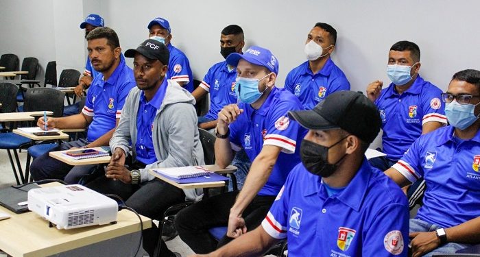 Más de 400 entrenadores del Atlántico se han inscrito en ‘Misión Fútbol’
