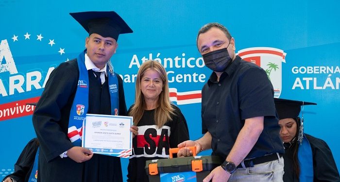 Gobernación del Atlántico graduó a 320 barristas del Junior en la segunda promoción de ‘Viva la Barra’