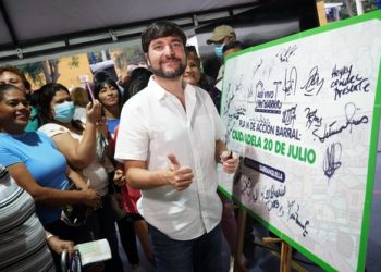 Histórico: alcalde Jaime Pumarejo entregó el primer Plan de Acción para un barrio