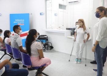 Gobernadora entrega puestos de salud en Leña y Carreto