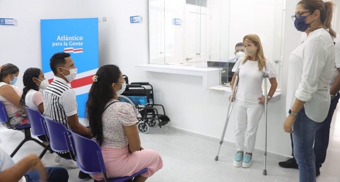 Gobernadora entrega puestos de salud en Leña y Carreto