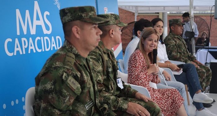Gobernadora del Atlántico y Ejército entregaron libretas militares a personas con discapacidad