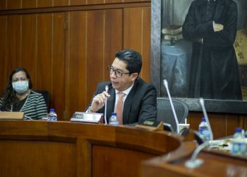 Senador Pedro Flórez, propone proyecto de ley que busca garantizar acceso gratuito a productos de higiene menstrual.