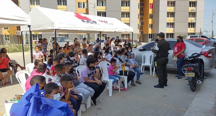 ACF y Comunidad 1A Llevan Feria de Servicio a sus clientes