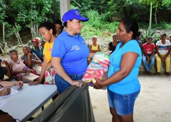 Gobernación del Atlántico entregó ayudas humanitarias en San Juan de Tocagua- Luruaco