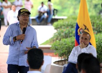 “Si vamos a vivir un episodio peor que en 2010, en el clima, entonces, el país tiene que entrar en una emergencia económica”, plantea Presidente Petro