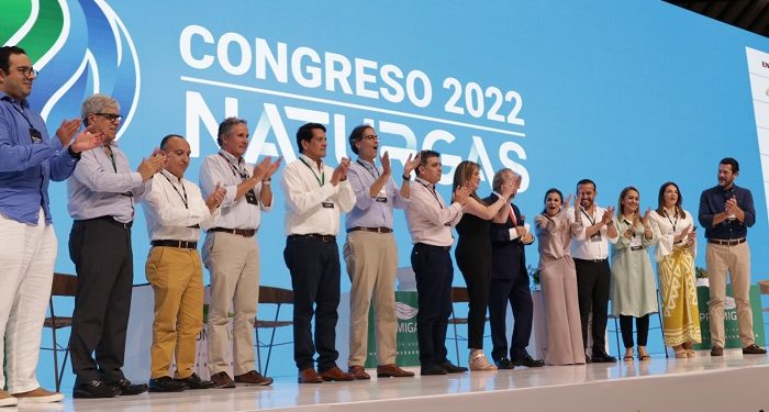 Doce empresas de gas buscan apoyar a transportadoresde carga pesada en la renovación de sus vehículos