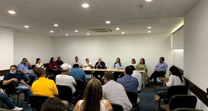 AMB propone gran mesa nacional para definir soluciones al transporte público individual, tipo taxi