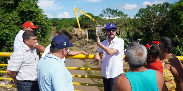 Alcalde Jaime Pumarejo lidera acciones preventivas y de atención a damnificados por ola invernal