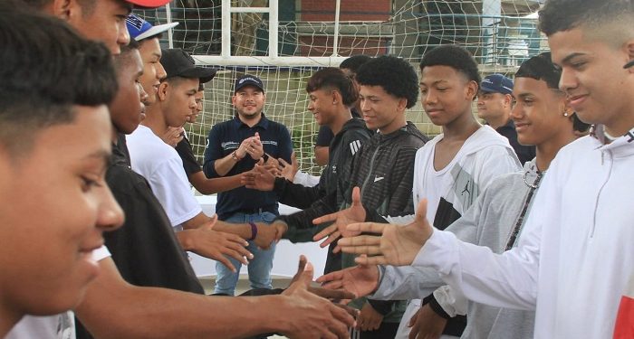 En Las Gardenias, grupos juveniles ponen fin a sus conflictos durante un encuentro de mediación