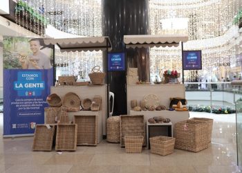 Gobernación apoya a los artesanos de Piojó y Luruaco, afectados por la ola invernal, en la venta de sus productos