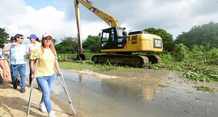 “Gracias a la limpieza de los canales de drenaje, hemos podido mitigar inundaciones en el sur del Atlántico”: Elsa Noguera