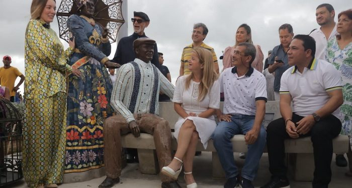Gobernación rinde homenaje al legado de Francisco Javier Cisneros con una nueva escultura en Puerto Colombia