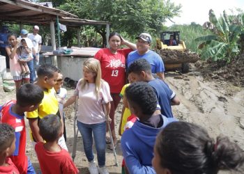 Gobernación del Atlántico entrega subsidio de arriendo transitorio a familias afectadas por deslizamiento en Juan de Acosta