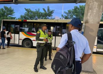 En alianza con la Alcaldía de Barranquilla y la Policía Metropolitana, Transmetro presenta ‘Escuadrón Anticosquilleo’